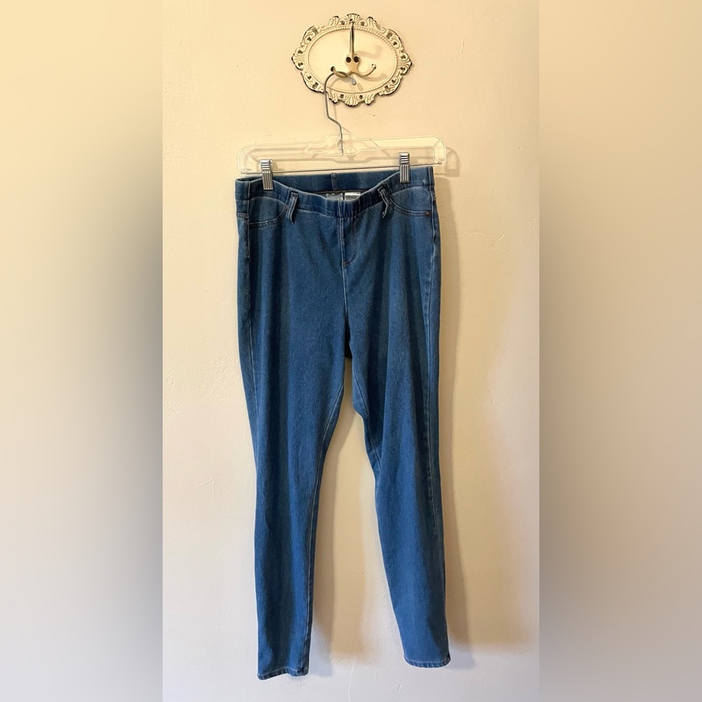 Women's size M (8-10) Time & Tru jeggings
